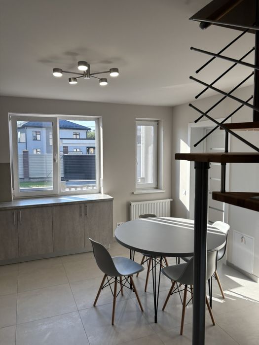 Оренда сучасного тауна в Гнідині . М. Бориспільська