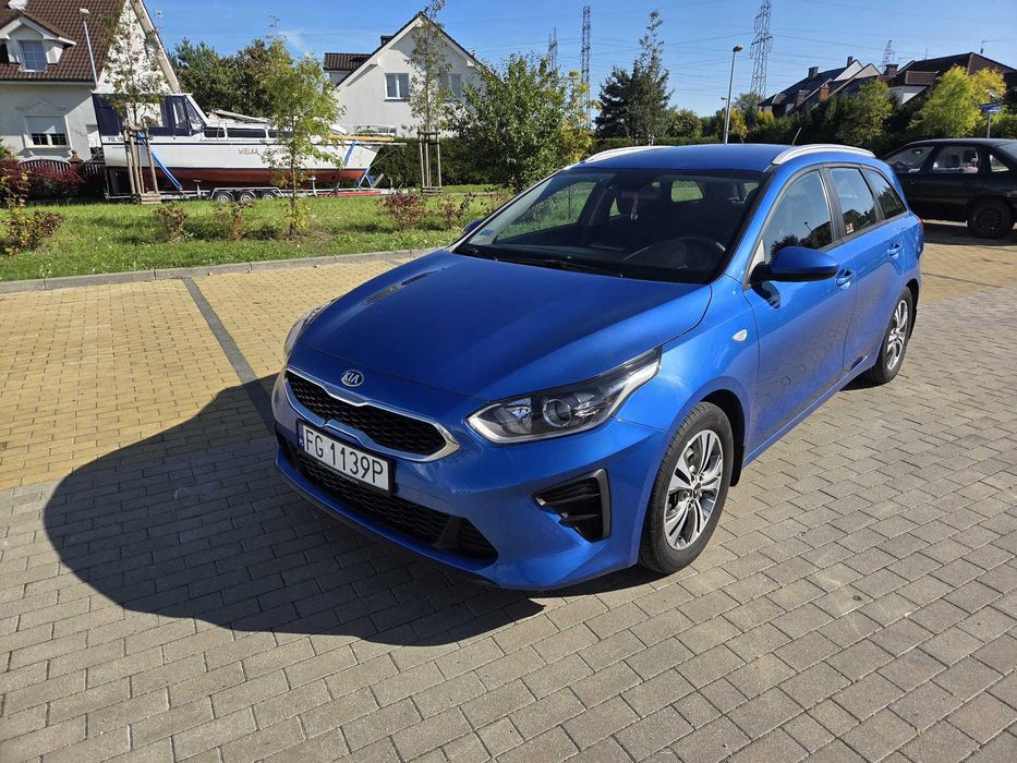 Kia Cee'd 1.4 100 KM piękny kolor LPG hak drugi komplet kół