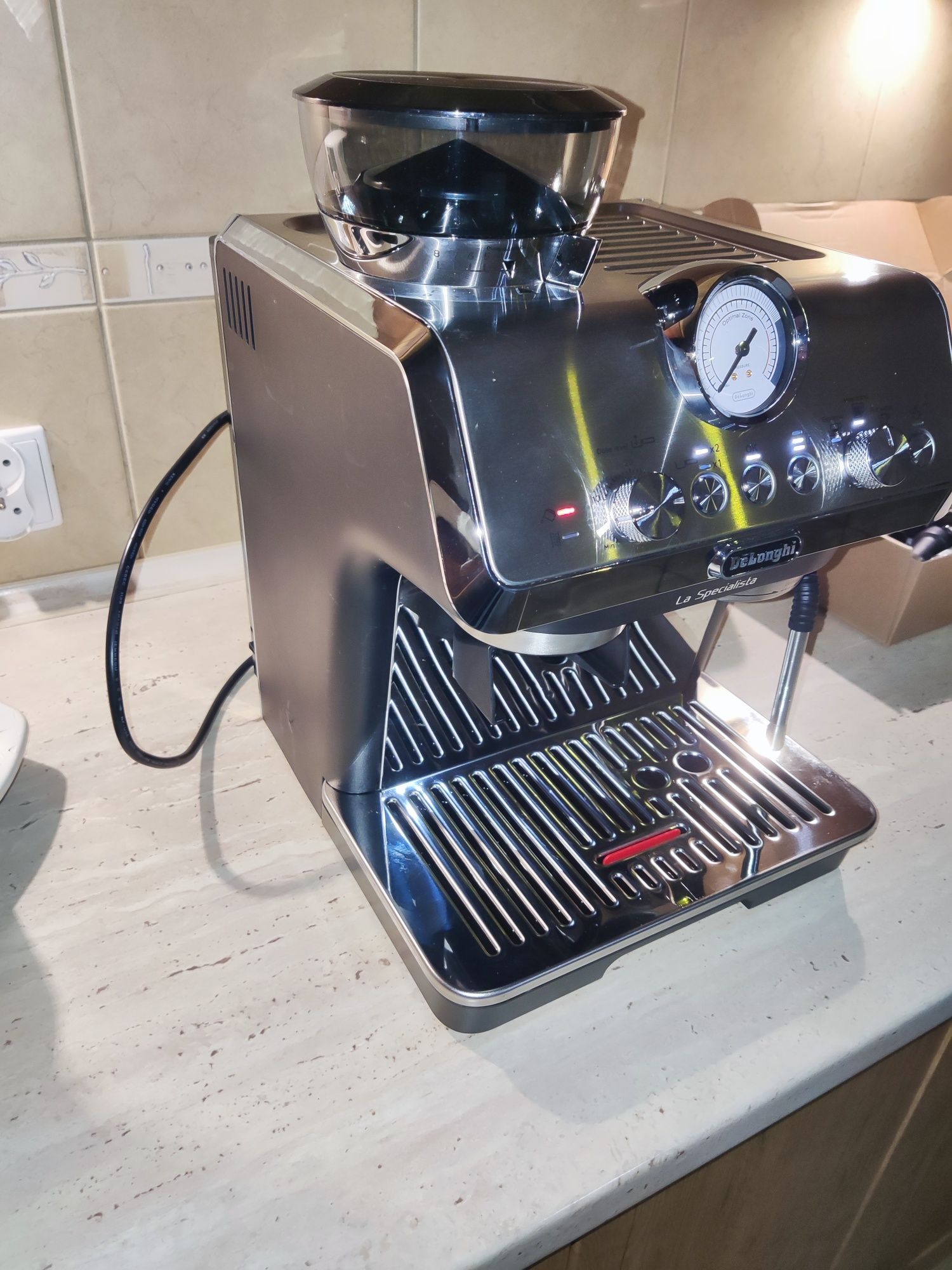 Ekspres ciśnieniowy DeLonghi EC 9155.MB