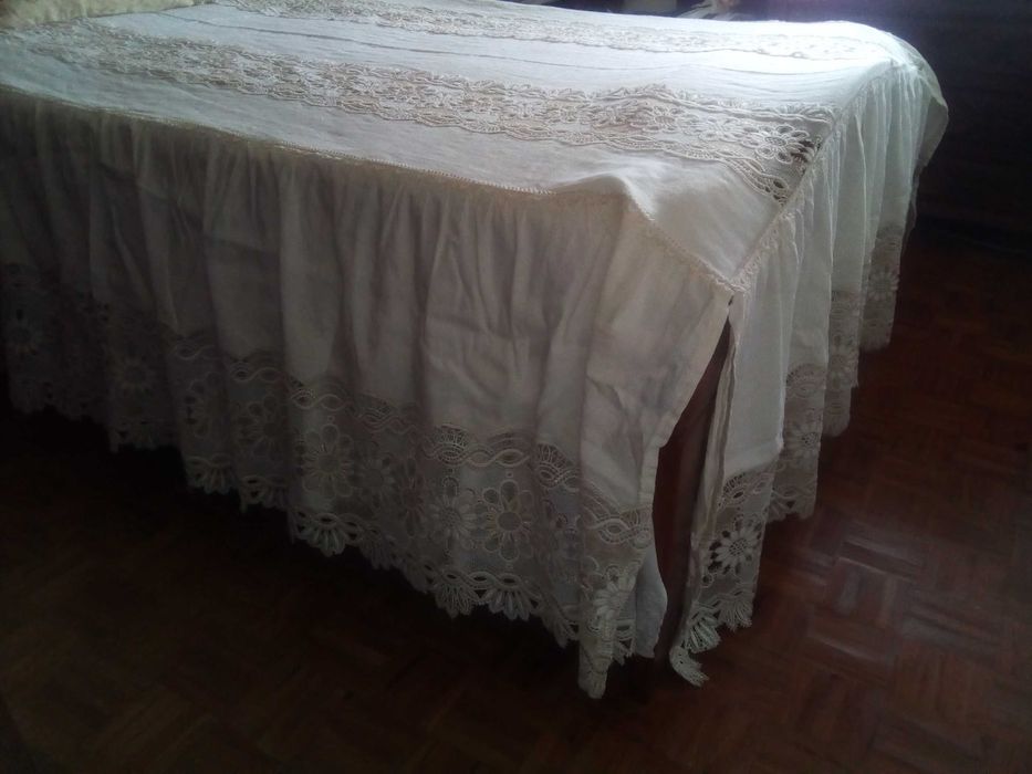 coberta ou colcha de cama em linho
