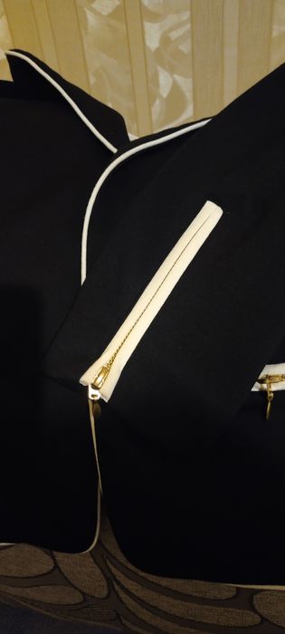 Піджак жіночий елегантний