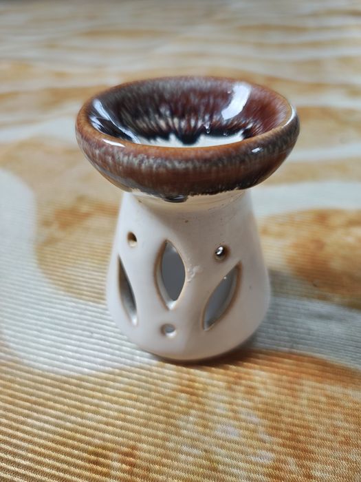 Ozdoby do domu (świeczniki, kominek, wazony, sztuczne rośliny)