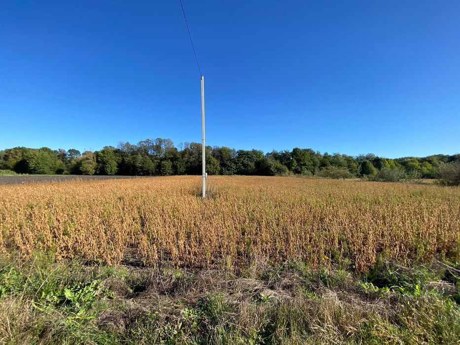 Продаються дві фасадні земельні ділянки в Петрику