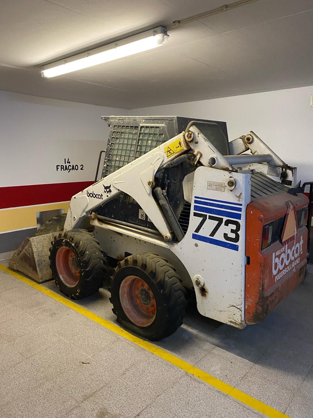 Bobcat + carrinha Mitsubishi Canter