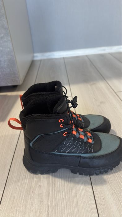 Черевики 36 розмір rezerved