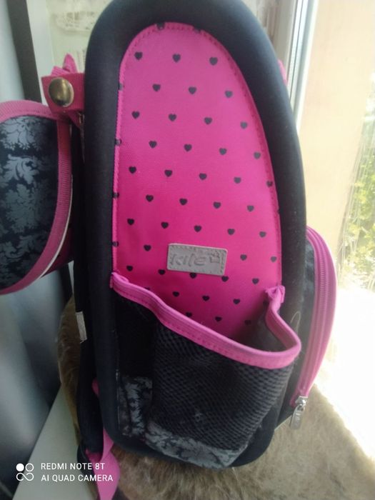 Шкільний рюкзак для дівчинки