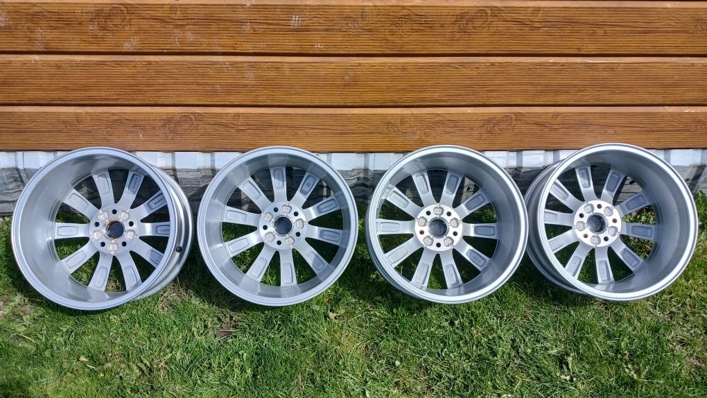 Оригінальні диск титани Passat B8 LONDON 5/112 R17 vag