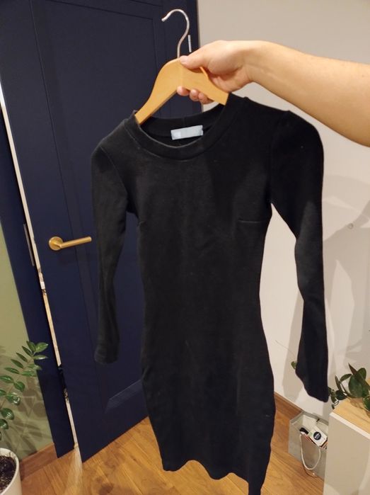 Sukienka materiałowa dopasowana