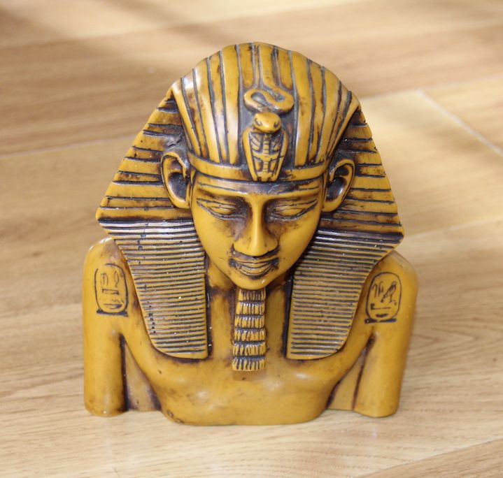 Ramzes faraon Tutenchamon figura figurka z kamienia Egipt kamień