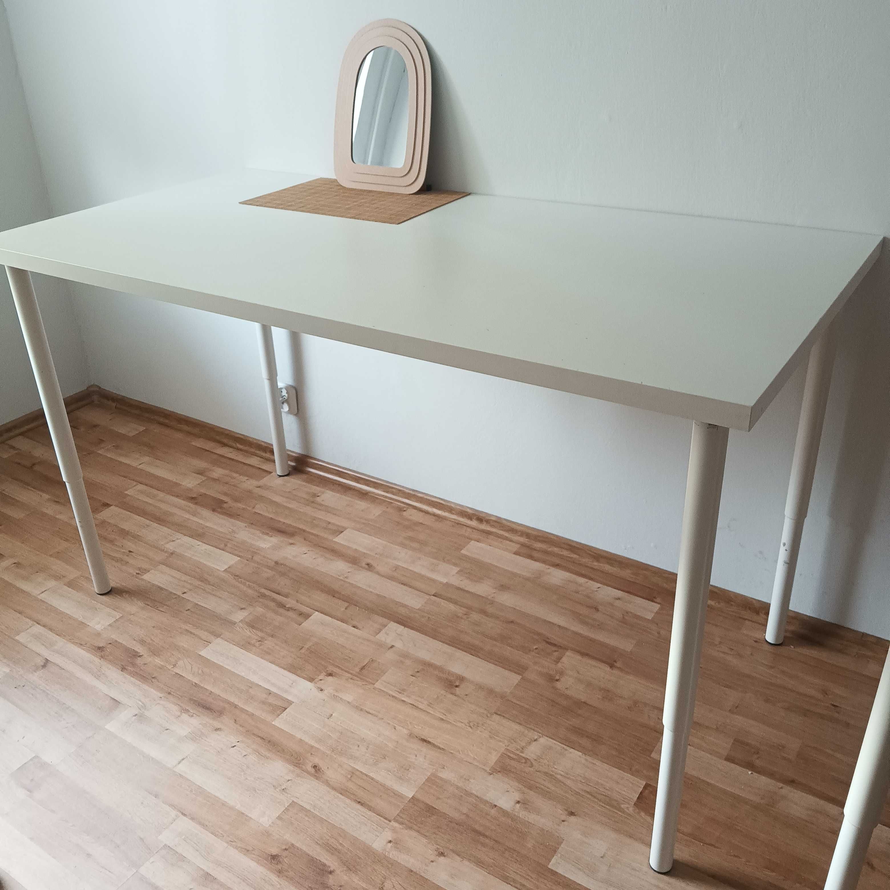 Dwa blaty Lagkapten Ikea z regulowanymi nogami
