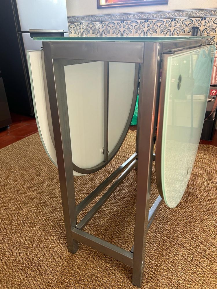 Mesa de vidro rebativel