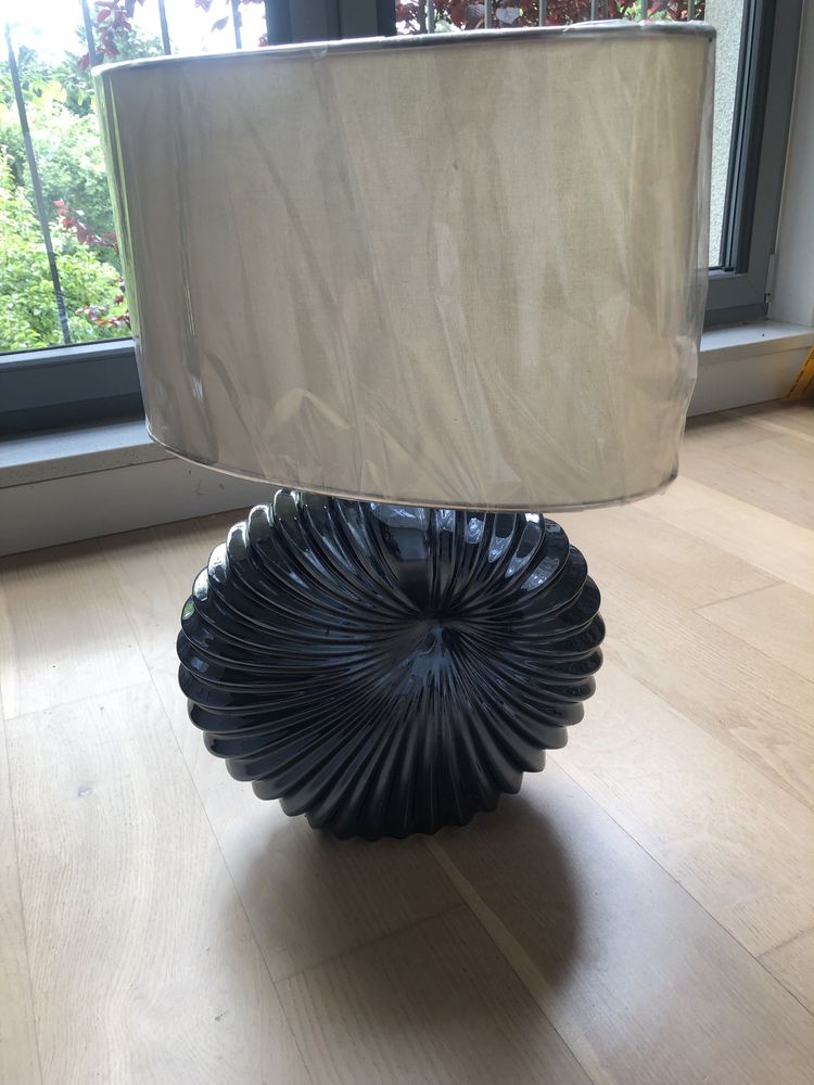 Lampa z abazurem