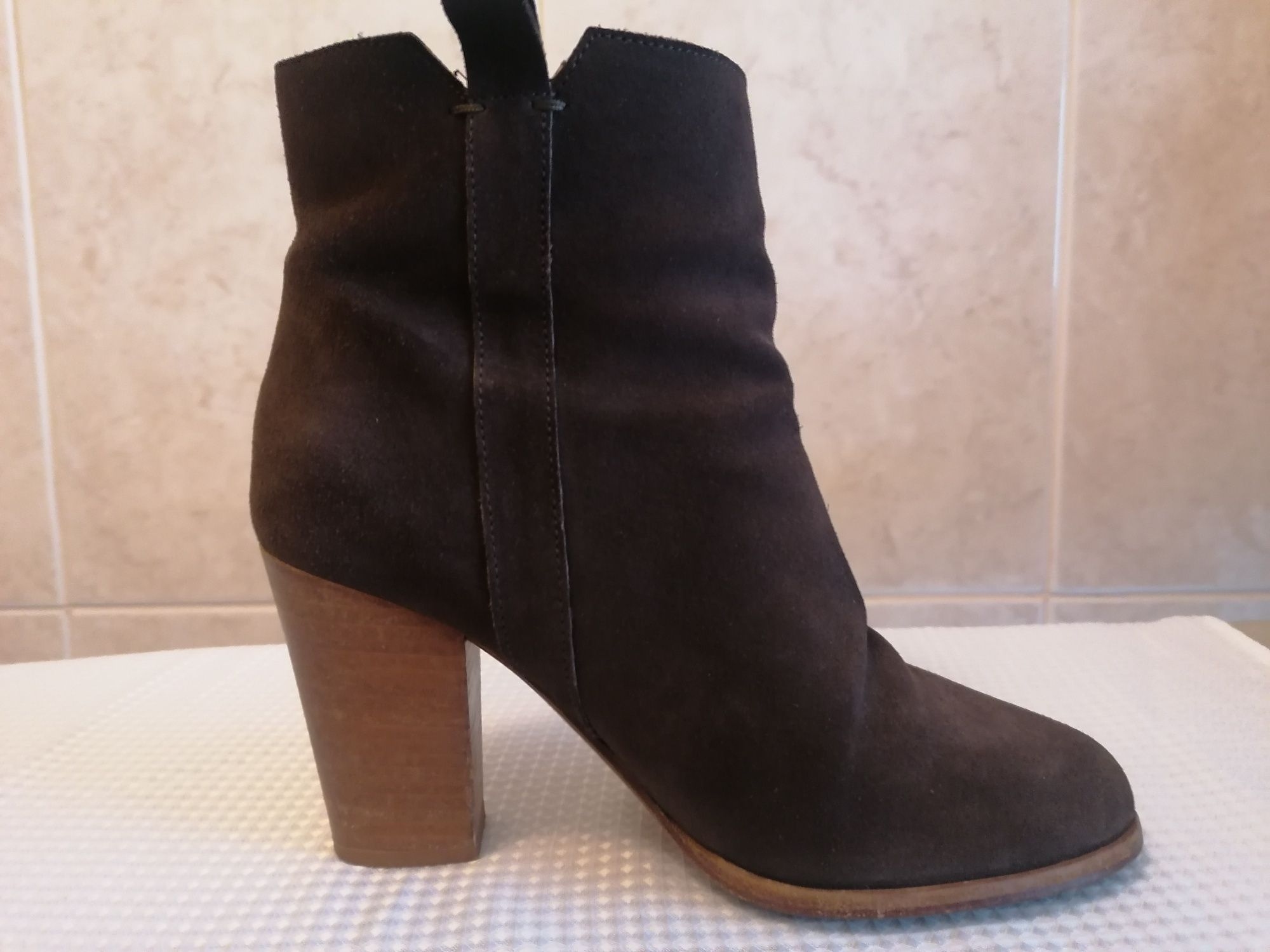 Botins 38, nobuk castanho Mango
