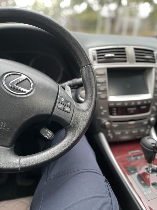 Lexus is250 на ПОЛНОМ приводе срочно