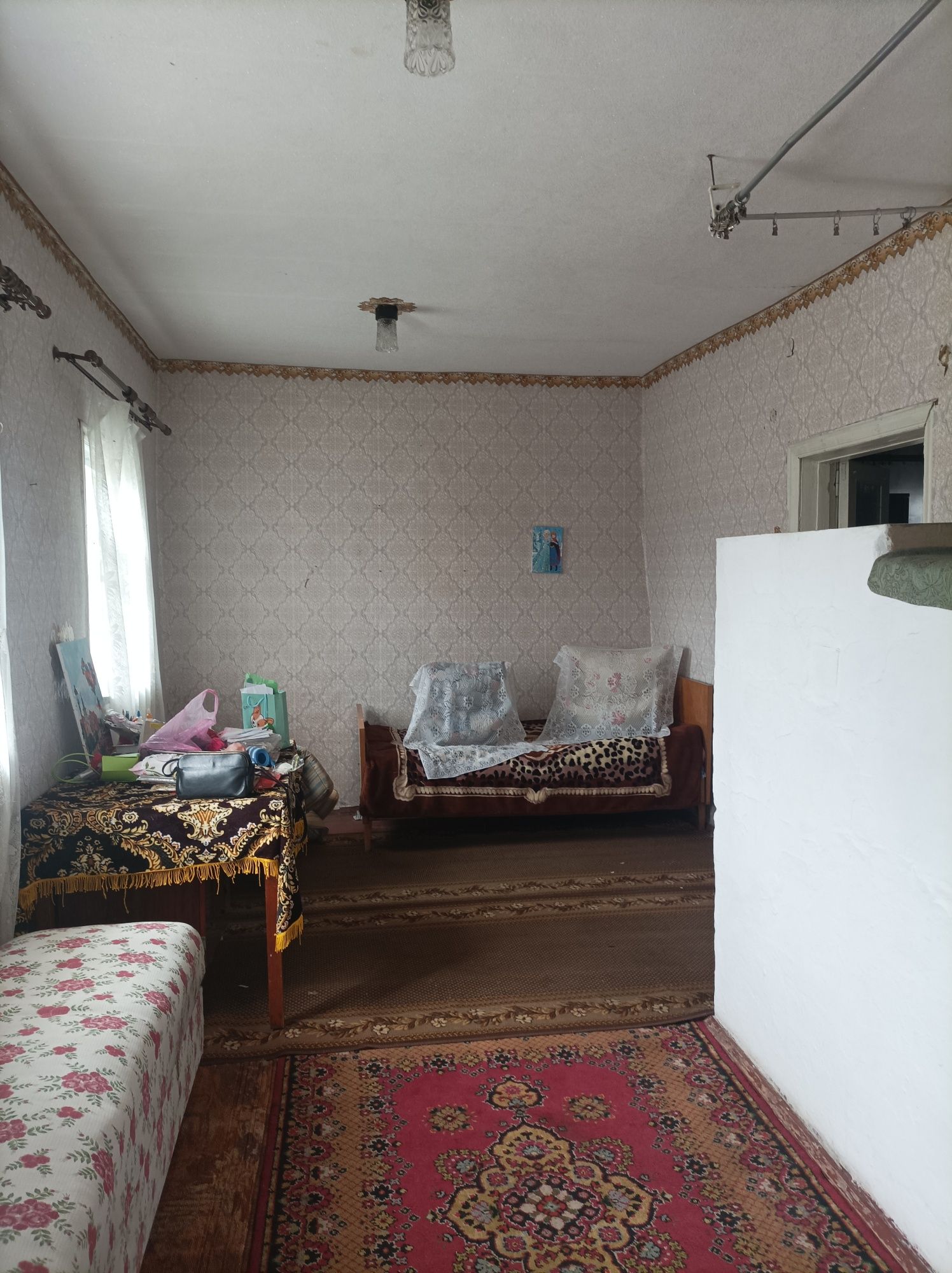 Гарний, великий будинок в селі