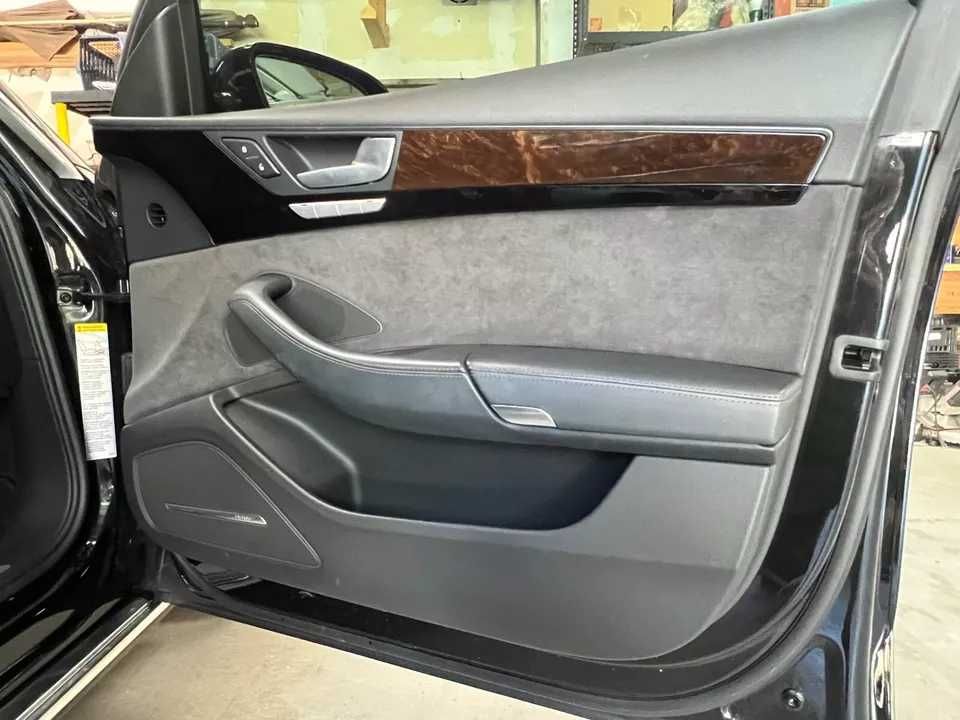 2016  Audi  A8 Prestige