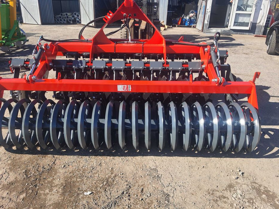 Brona Talerzowa 2,5 Wał daszkowy hydrauliczny  talerze fi 560