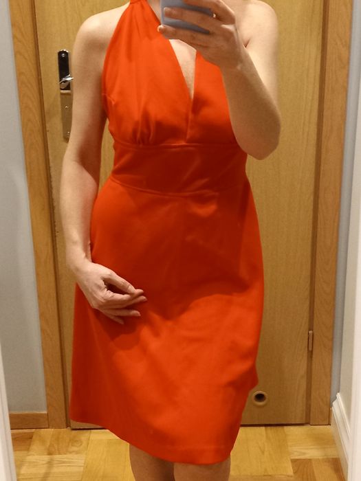 Sukienka bez pleców