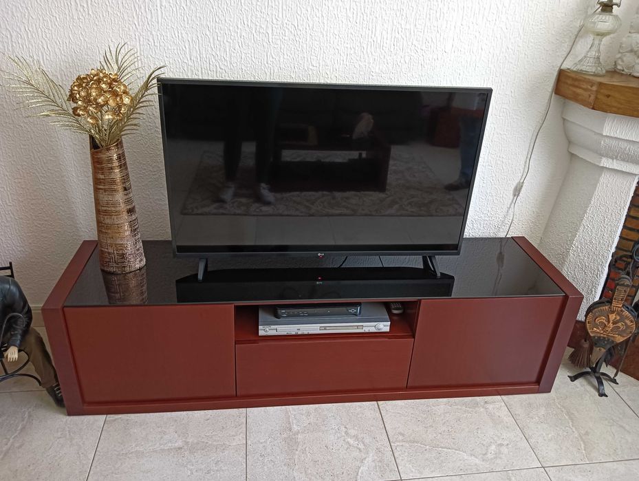 Móvel para televisão em madeira !