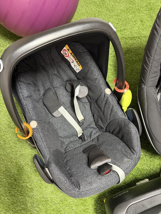 Babycoque Pebble + Base Isofix + Cadeira Pearl (Bébé Confort)