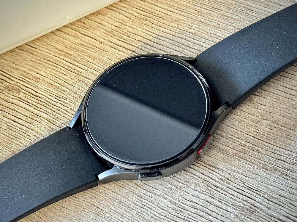 Samsung Galaxy Watch 4 LTE 44mm R875 Czarny Szklo Etui Spigen