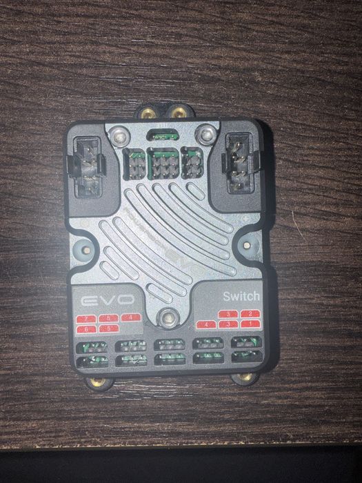 Регулятор напруги для сервоприводів PowerBox Evo.