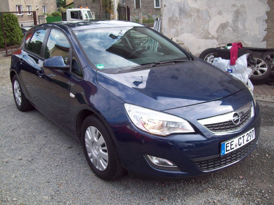 OPEL ASTRA J 1,6 116 KM/bez turbiny/stan b.dobry