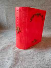 Pudełko książka czerwone ze złoceniami
