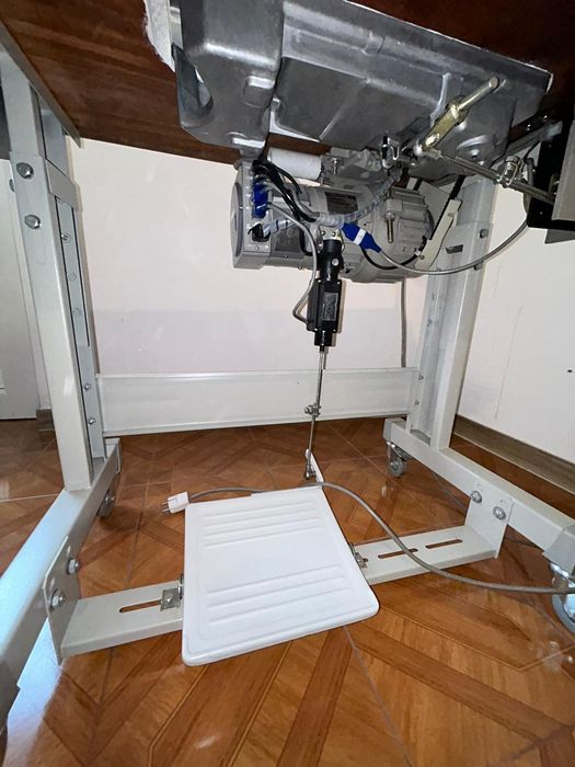 Máquina de costura indústrial Mitsubishi