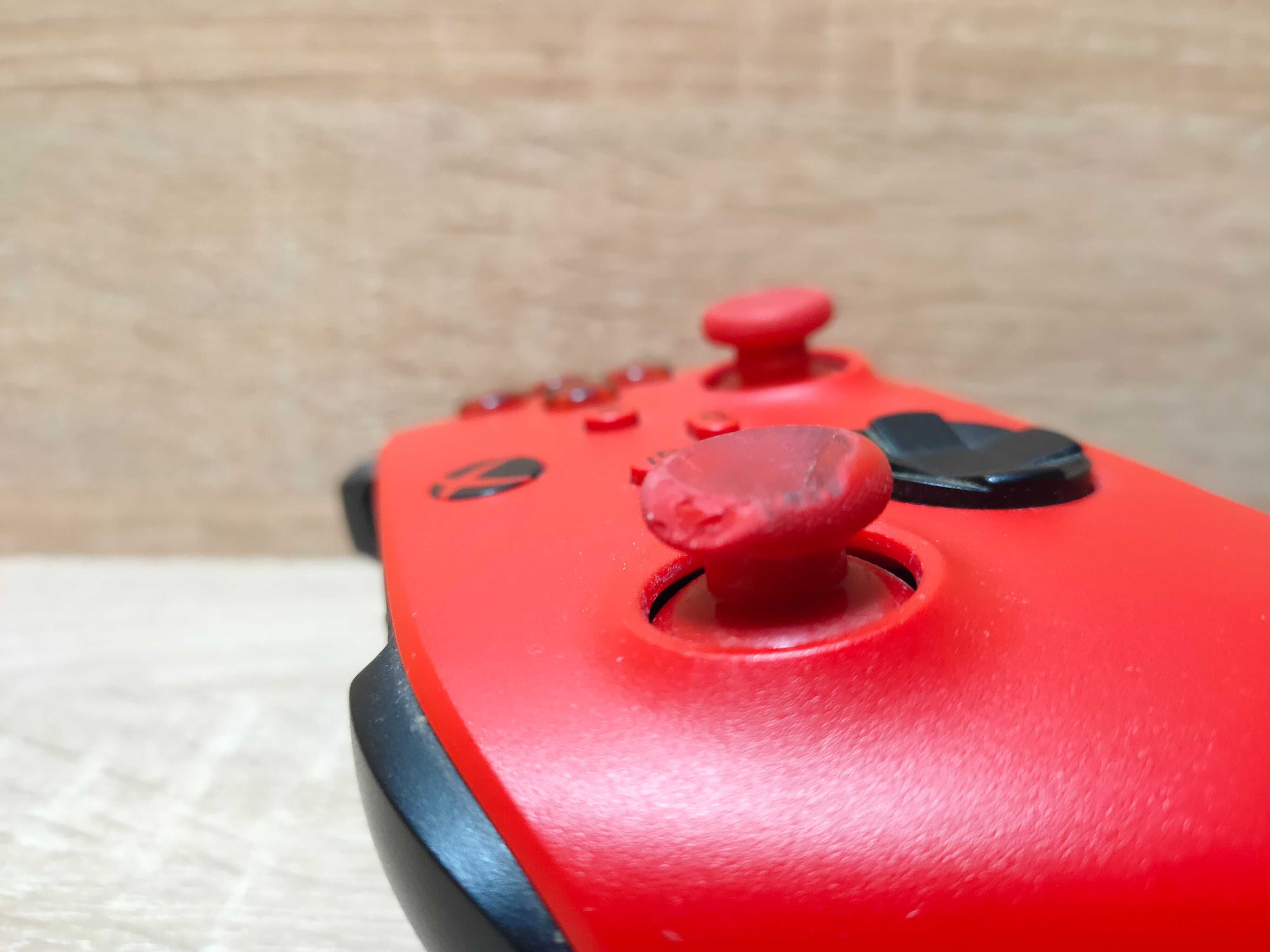 Kontroler Xbox Series Czerwono- Biały