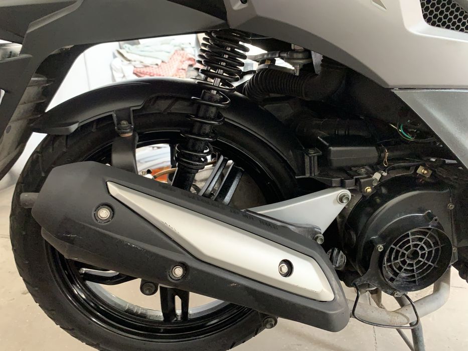 Продам скутер SYM150 SR