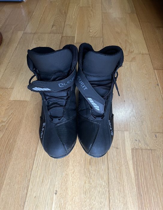 Botas Eleveit mota 43
