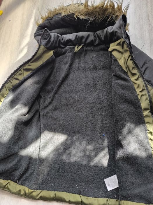 Ciepła, zimowa kurteczka chłopięca