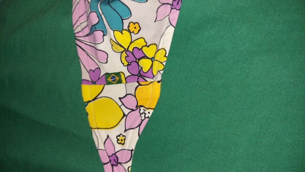 Biquíni estampado floral tamanho s