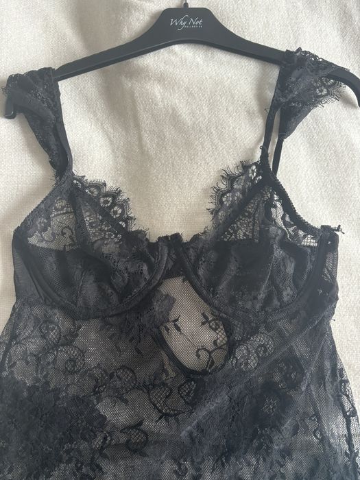 Czarna koronkowa bielizna do spania