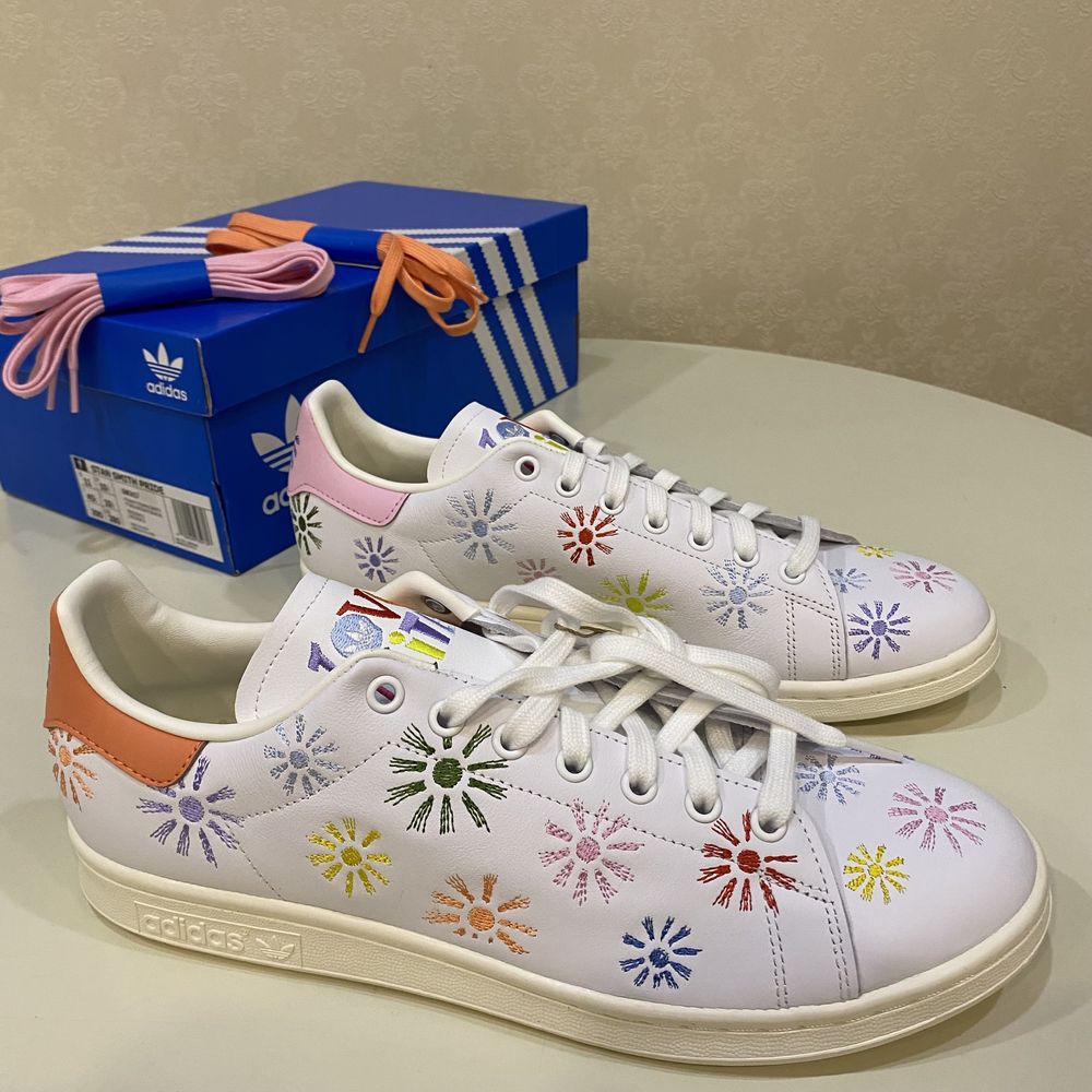 adidas  Stan  Smith  Pride.  Чоловічі  мокасини. Розмір 48 .