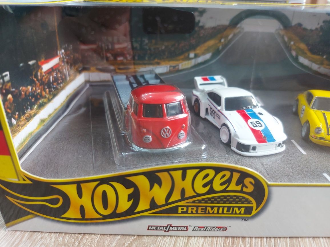 Hot Wheels Premium Diorama Porsche Volkswagen VW Transporter T1