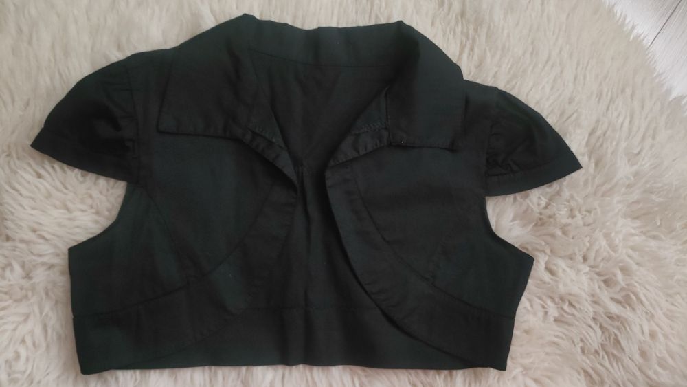 Czarne, krótkie bolerko, r. L