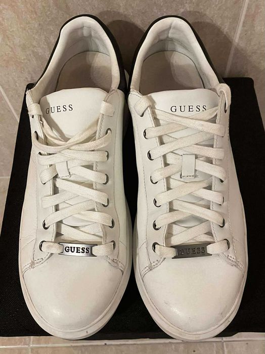 Ténis GUESS Brancos – Excelente Estado, Muito Confortáveis!
