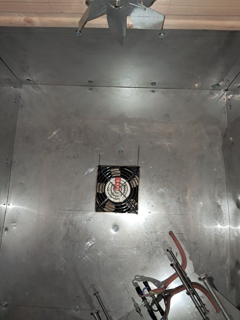 Wedzarnia elektryczna z dymogeneratorem na dym zimny lub ciepły 2w1