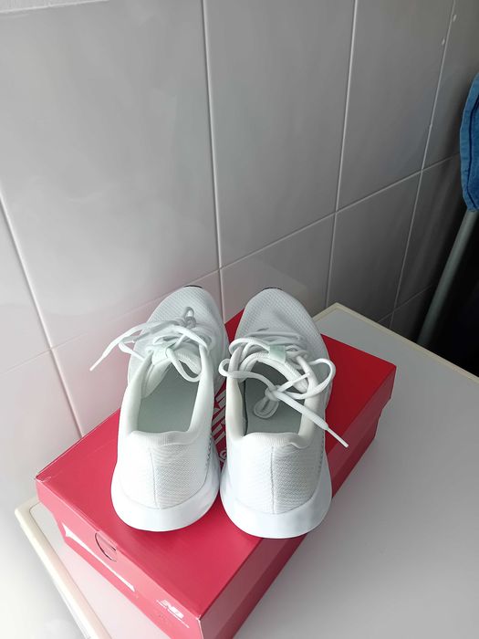 Ténis New Balance com 5 Km Utilização