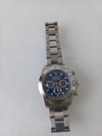 Srebrny zegarek na rękę w stylu Rolex