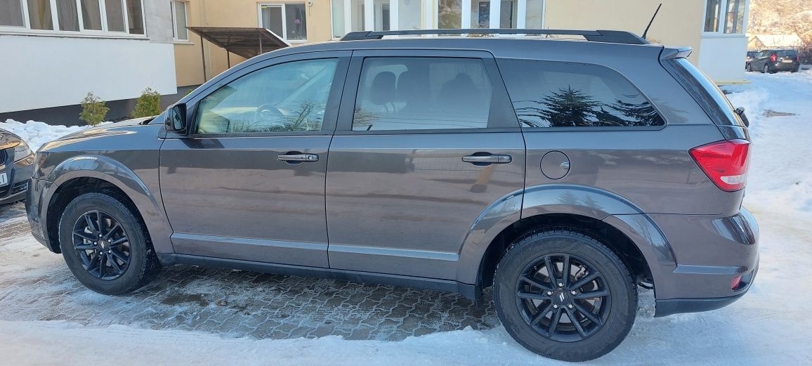 Продається dodge jorney 2.4