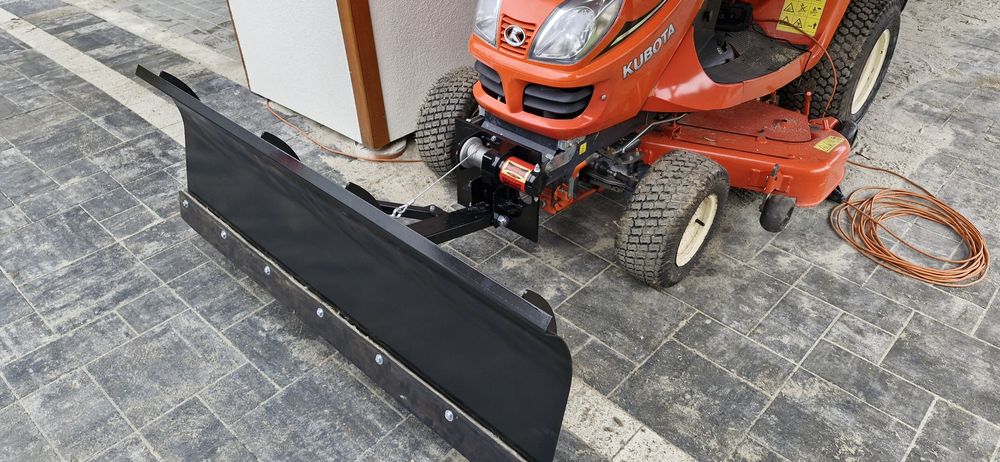 Pług do śniegu kubota gr 2120  gr2120 do traktorka kosiarki