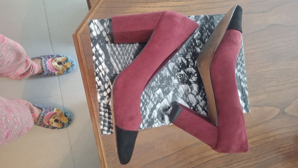 Sapatos de salto alto