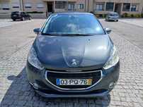 Peugeot 208 de 2015 em bom estado