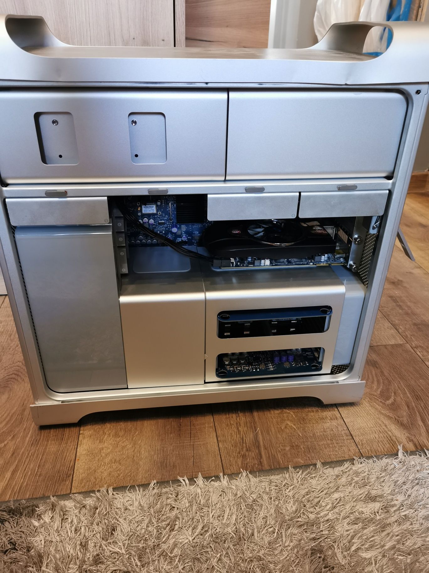 Komputer stacja robocza Apple Mac pro 3,1
