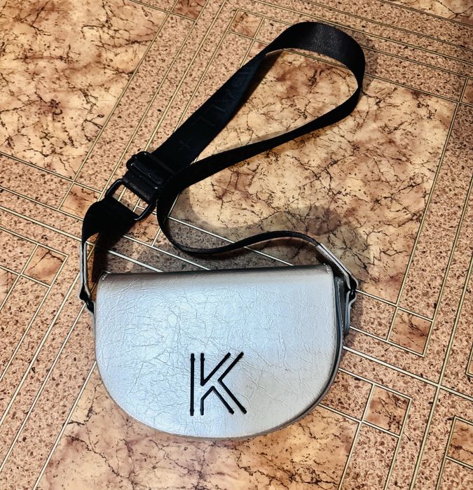 Продам сумочку Kendal and Kylie