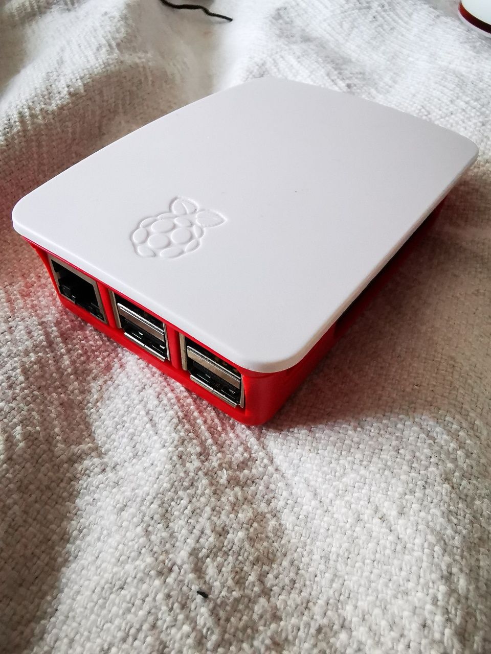 Raspberry Pi 3 Model B z oryginalną obudową – bardzo dobry stan