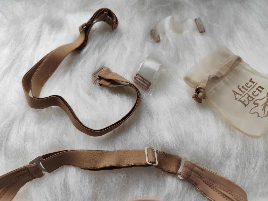 Класний бюстік трансформер After Eden